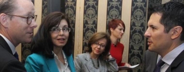 Кунева: Ако искат помощ, бежанците трябва да спазват законите ни