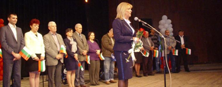 ИЗБОРИ 2015:Мая Димитрова: Подкрепете ни, за да върнем децата си в Добрич и да променим икономическия климат!