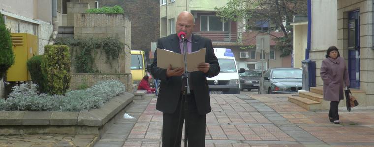 С цвете почетоха първия кмет на Добрич (ВИДЕО)