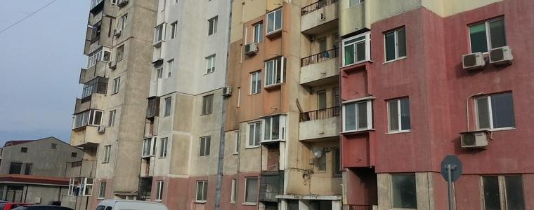 Избират изпълнител за техническо обследване на два блока за саниране в Балчик