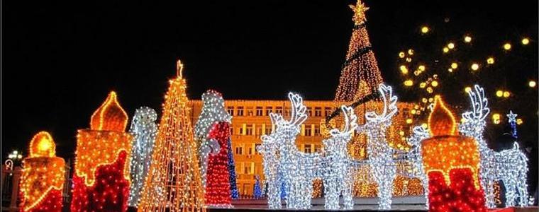 Над 600 елемента и 43 км светещи гирлянди украсяват Варна