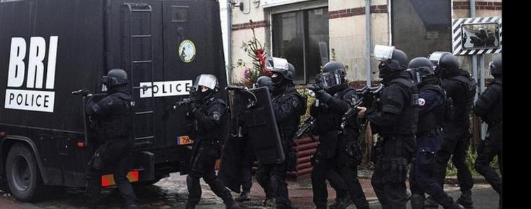 Стреля се в предградието Сен Дени край Париж, има ранени полицаи, съобщава се и за жертви
