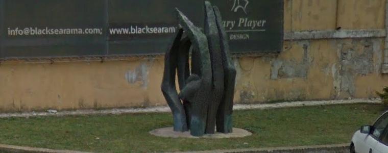 В Балчик откраднаха 300-килограмова брознова статуя 