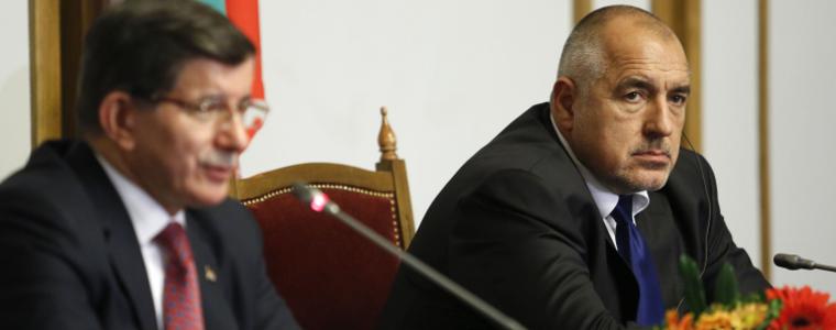 Давутоглу поискал по телефона Борисов да защити Местан, твърди БНТ