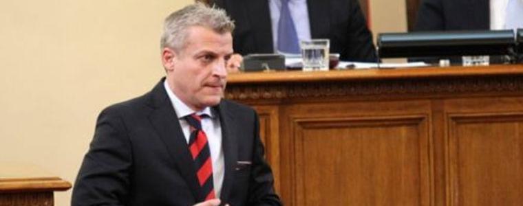 Депутатите приеха здравната стратегия на Петър Москов