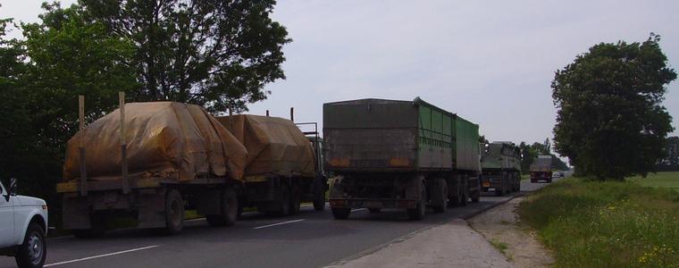 Ограничено движение на големи камиони утре
