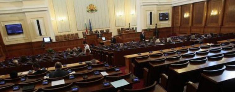 Реформаторите задавали най-много въпроси на министри, а ДПС най-малко
