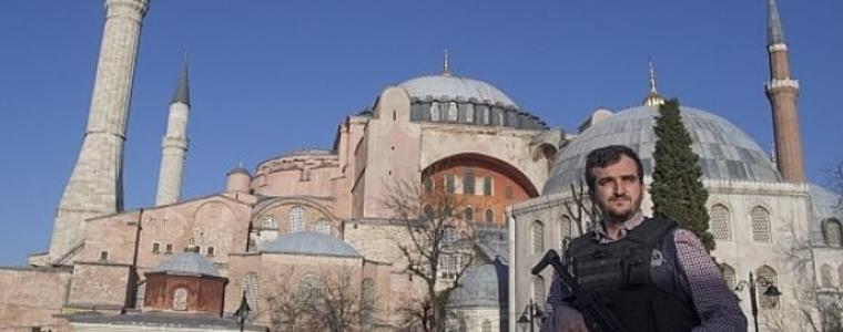 60 арестувани в 5 турски града след атентата в Истанбул