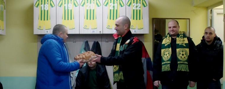 Добруджа започна подготовка с топла пита и обилен сняг (ВИДЕО)