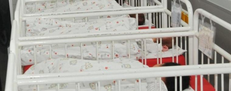  Гърци плащат между 8 000 и 12 000 евро за новородено българче