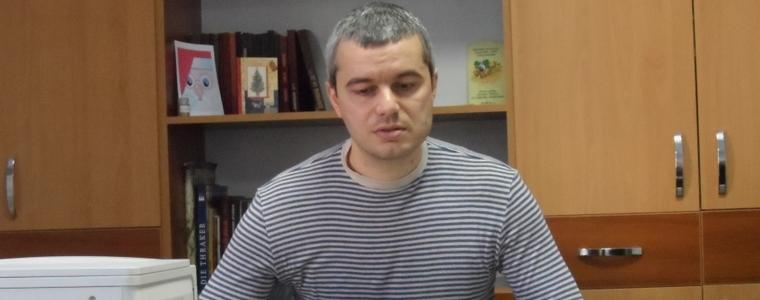 Костадин Костадинов: Учебните програми имат цел да дебългаризират децата 