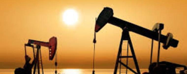 Руски банкер: Векът на нефта приключи