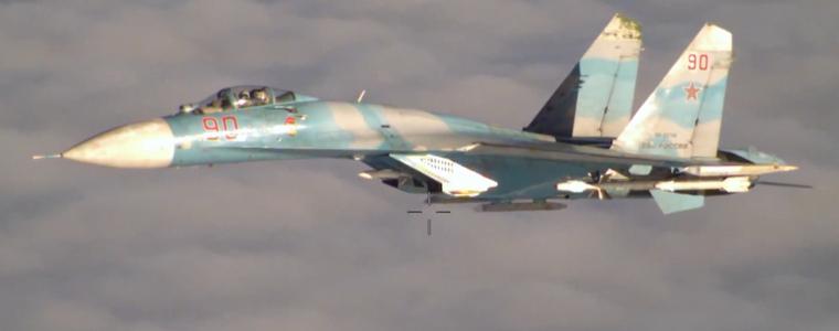 Руски С-27 прихвана и профуча на 6 метра от американски самолет над Черно море