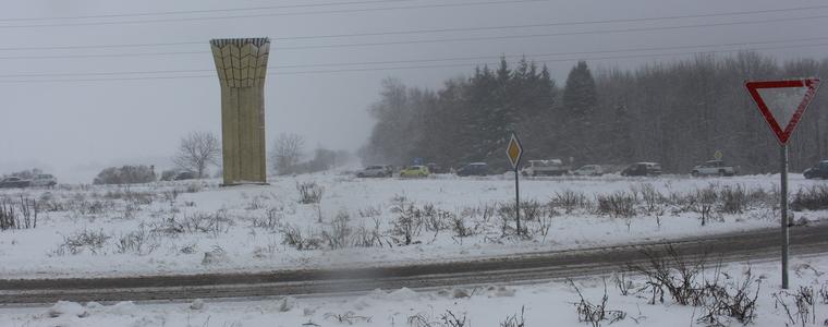 Снегът се усилва, сложна зимна обстановка (ВИДЕО)