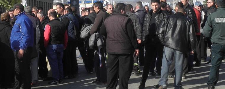 Безсрочна контраблокада на пункта "Кулата" обявиха българските превозвачи