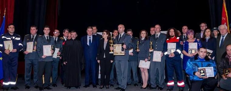 Две от наградите „Пожарникар на годината 2015“ са за добруджанци