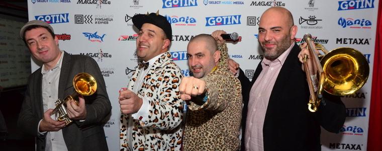 Румънеца и Енчев с нова песен и клип към нея