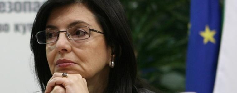 С пет гласа повече Меглена Кунева е новият министър на образованието