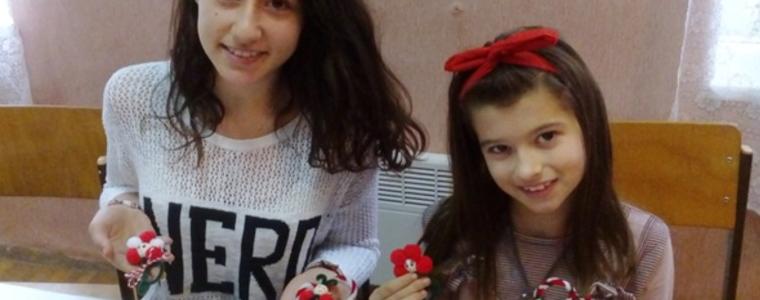 Деца от Центъра за обществена подкрепа изработиха мартеници за австрийските си приятели