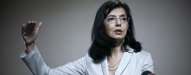 Кунева: ДСБ не може да има най-хубавото от двата свята, политиката е за пораснали хора