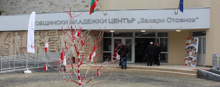 Откриха красив, чист и бял Младежки център за младите хора на Добрич (ВИДЕО)
