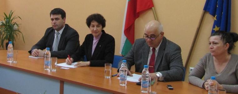 Възможностите за партньорство между ВСУ „Черноризец Храбър” и местните власти представиха  на среща в Областна управа