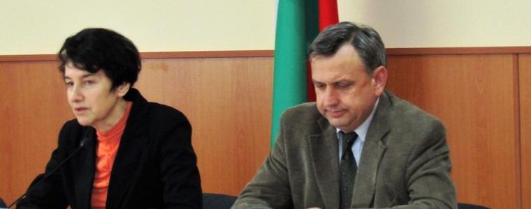 Обсъждат социалната услуга „Приемна грижа“ през новия програмен период
