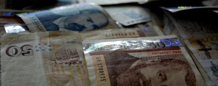 729 лева - средна работна заплата за областта
