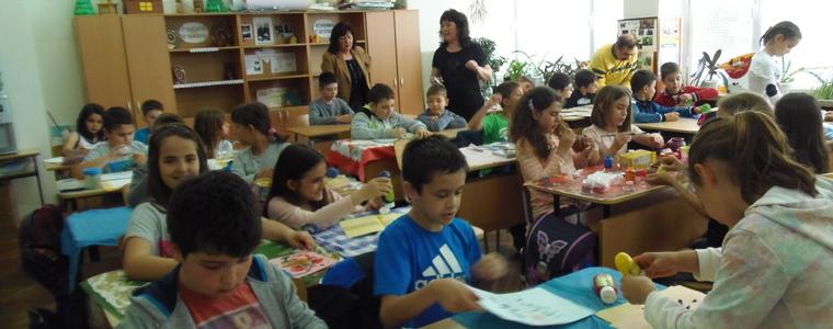 Деца се учиха на разделно сметосъбиране чрез театър и творчески ателиета