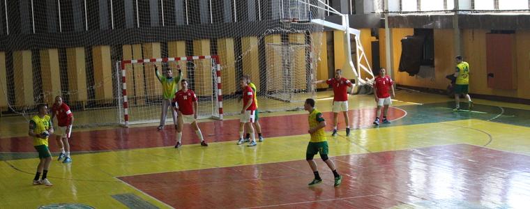 ХАНДБАЛ: Вече трима играчи са в топ 10 на голмайсторите