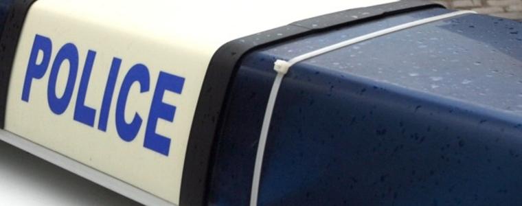 Полицаи откриха в Гърция дете, завързано от родителите си за стол 