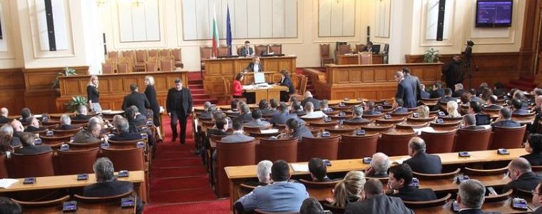 БСП и ГЕРБ се обвиниха взаимно в недалновидна политика заради АЕЦ "Белене"
