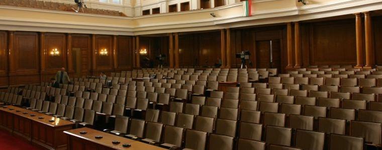 Депутатите се захващат с поредния ремонт на Изборния кодекс