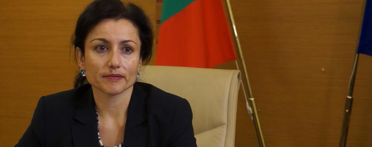 Десислава Танева: 32 000 дка земеделски земи са пострадали от градушки и порои