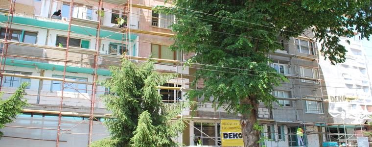 Напредва санирането на блока в Генерал Тошево по Националната програма 