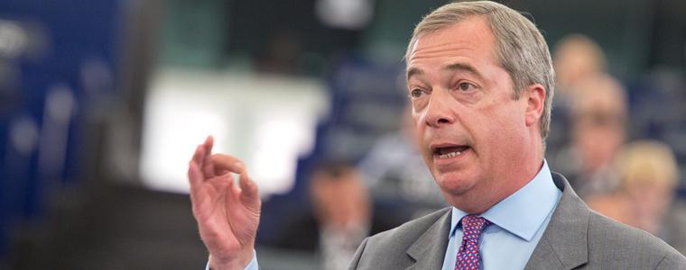 Освиркаха Найджъл Фараж в Европарламента 