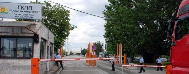 Поне 3 км. опашка от тирове на Капитан Андреево