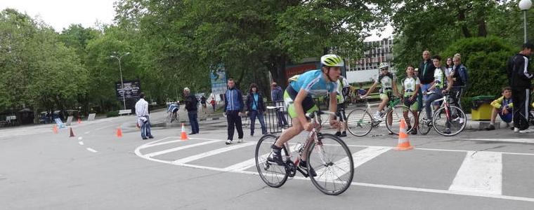 Затварят кръговото на Албена заради колоездачна обиколка