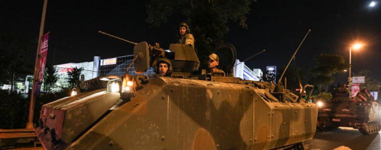 60 загинали и 336 арестувани при опита за военен преврат в Турция