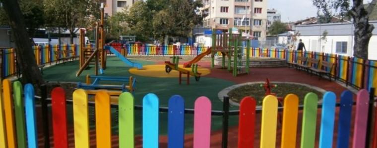 Деца поискаха площадка за игра, кметът им я обеща