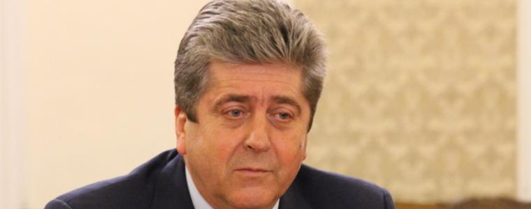 Нинова си присвои и употреби Румен Радев, недоволен Първанов