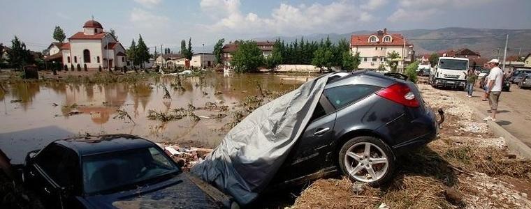 Откриха майка и дъщеря живи 4 дни след потопа в Скопие 