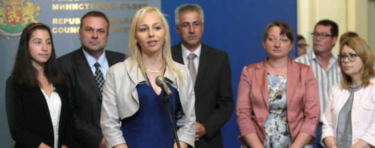 Правят пълен регистър с деца за осиновяване и кандидат-родители
