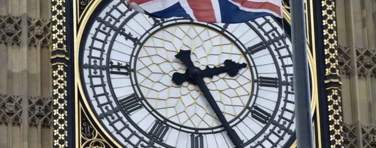 Регистрирането на гражданите на ЕС на Острова може да отнеме 140 г.