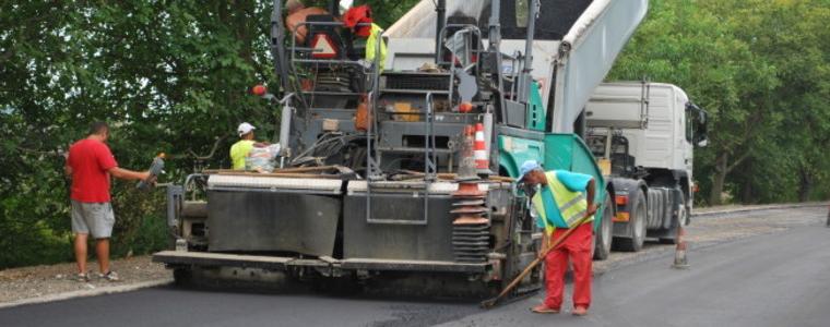 Започна полагането на асфалт по отсечката Преселенци – Сърнино