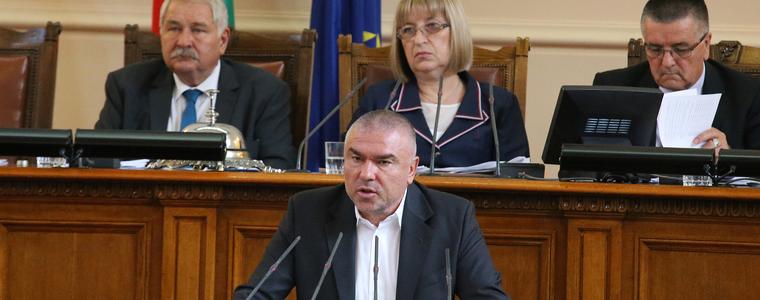 Марешки се регистрира в ЦИК, вицето му - капитан от резерва