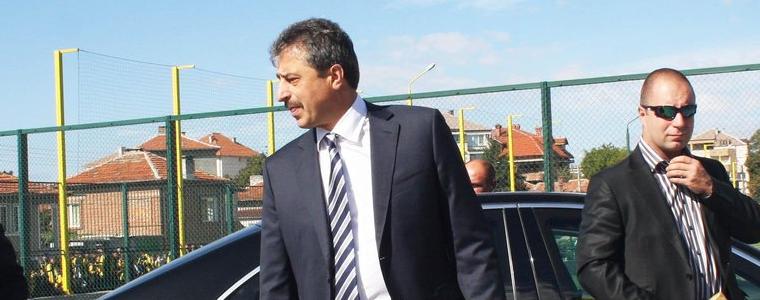 С продажбата на "Булгартабак" на Пеевски Борисов отървал държавата от скандала с контрабандата