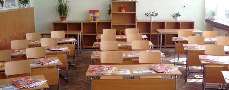 Учебната година тръгва с 27 закрити училища и близо 1000 първолаци по-малко