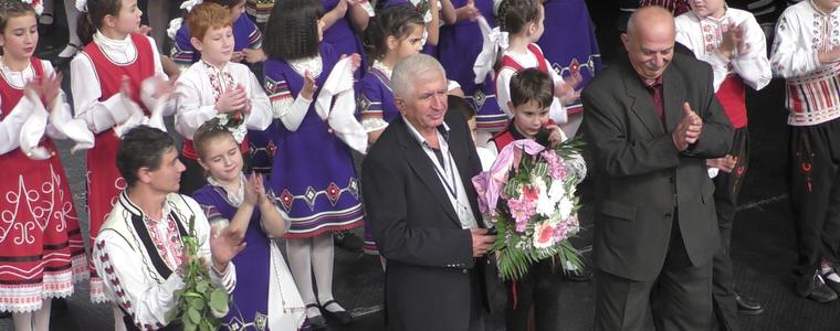 Александър Александров подари на добричлии 3-часов спектакъл "В жаравата на танца" (ВИДЕО)
