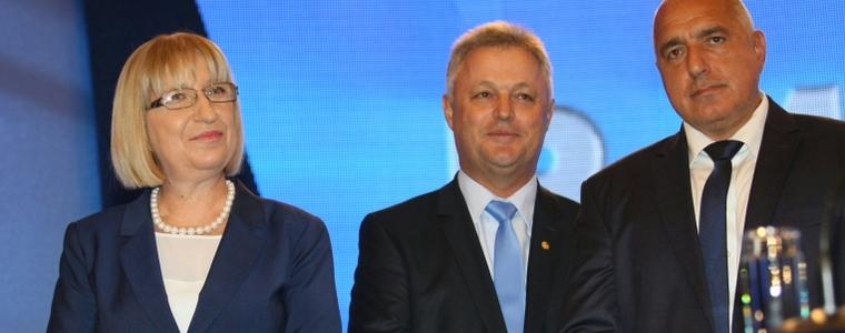 ГЕРБ обяви кандидатите си: Цачева - за президент, Манушев - за вицепрезидент
